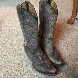Corral boots size 2 T